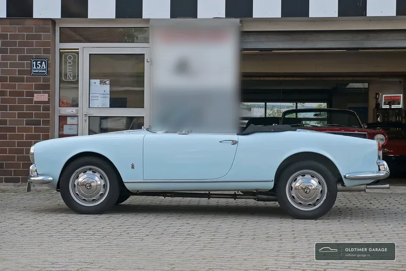 Giulietta Spider, вид сбоку