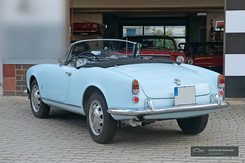 Giulietta Spider, вид сзади три четверти