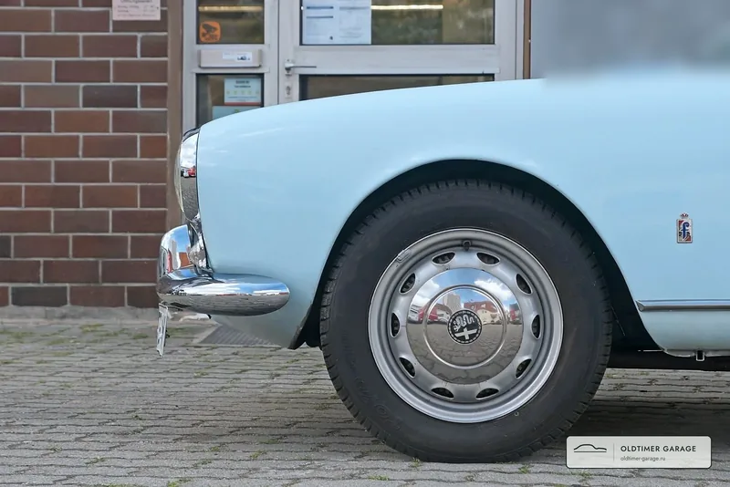 Колесо с колпаком Alfa Romeo