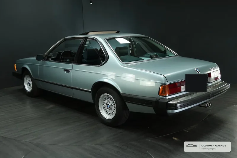 BMW 633CSi, вид сзади сбоку