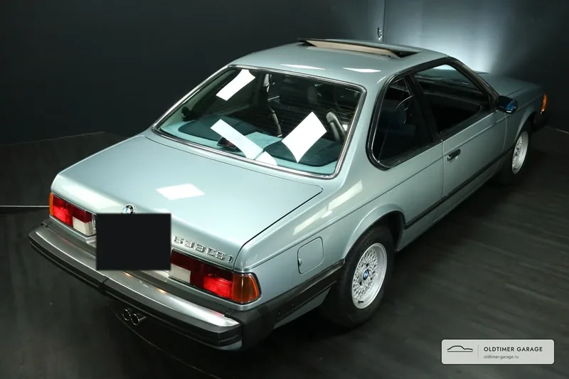 BMW 633CSi с люком, вид сзади сверху