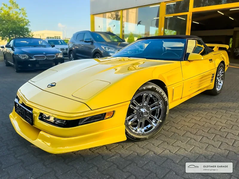 Corvette C4 с поднятым верхом