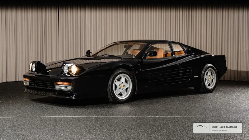 Testarossa с поднятыми фарами