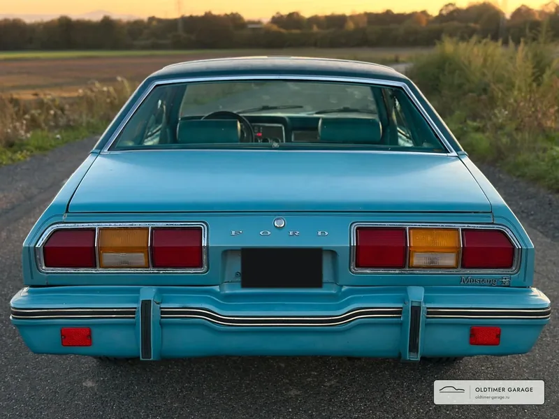 Mustang II Ghia, вид сзади