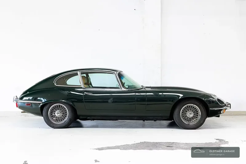 Jaguar E-Type V12 2+2, профиль: длинный капот