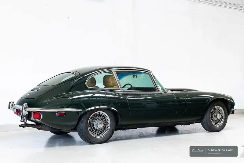 Jaguar E-Type, вид сбоку сзади