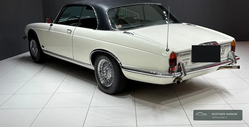 Jaguar XJ6 Coupé, вид сзади слева