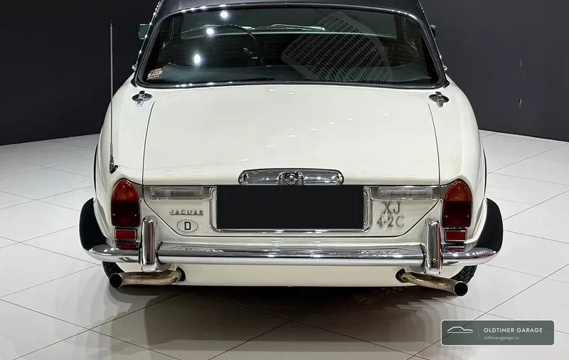Jaguar XJ6 Coupé, вид сзади