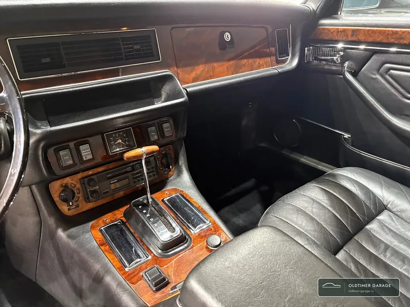 Центральная консоль и селектор автомата