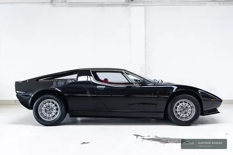 Maserati Merak, вид сбоку