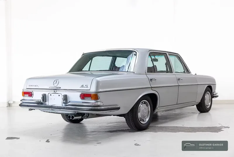 Mercedes-Benz 280 SEL 4.5, вид сзади три четверти