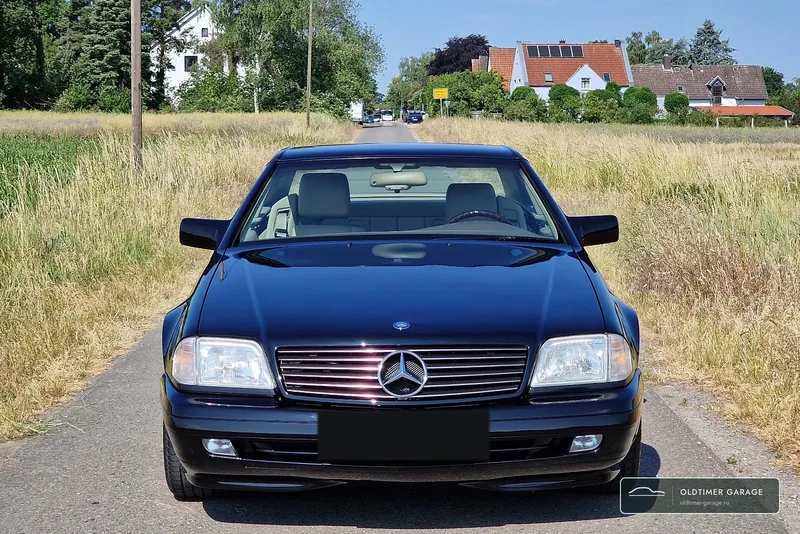 SL 280 с хардтопом, вид спереди