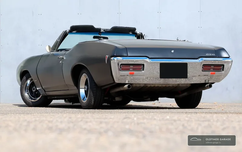 Pontiac GTO, вид сзади три четверти