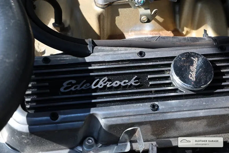 Клапанная крышка Edelbrock