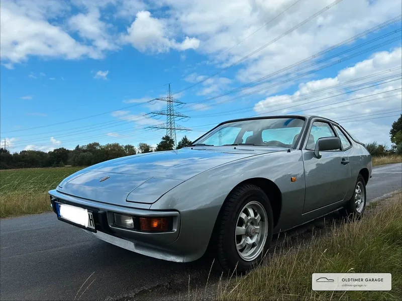 Porsche 924, вид спереди