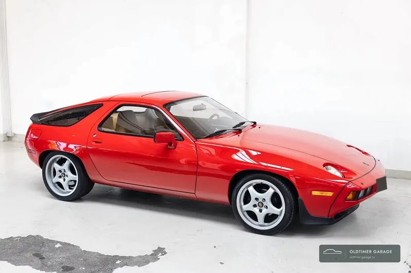 Porsche 928, вид спереди сверху