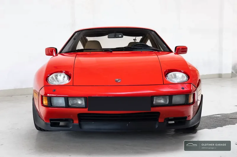 Porsche 928, вид спереди