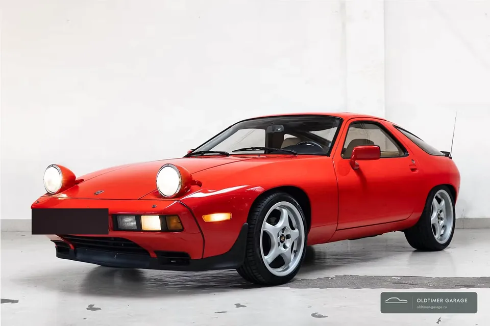 Porsche 928 1982 года